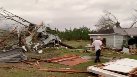 Al menos 22 muertos por los tornados en Alabama. Reuters