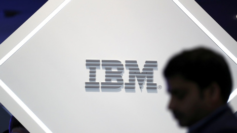 Logo de IBM, en una imagen de archivo. / REUTERS - SERGIO PEREZ