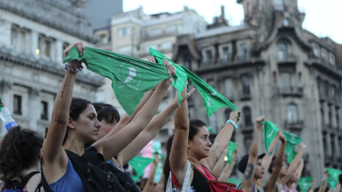 Concentración por el aniversario del primer "pañuelazo" a favor de la legalización del aborto, en Buenos Aires (Argentina). EFE/Marina Guillén