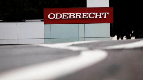 Imagen de archivo del logo del conglomerado de construcción Odebrecht SA en su edificio corporativo en Sao Paulo, Brasil. 17 de abril, 2017. / REUTERS - Nacho Doce