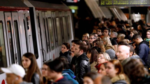 Nueva huelga del Metro de Barcelona contra la gestión del amianto | EFE/ Archivo