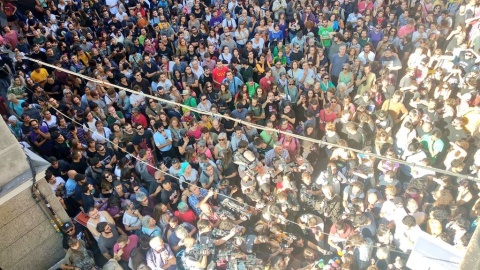 28/08/2019 - Foto de la concentración ante La Ingobernable para resistir el desalojo / LA INGOBERNABLE