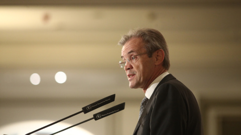 El presidente de CaixaBank, Jordi Gual, durante su intervención en un desayuno informativo de la tribuna Fórum Europa, en Madrid. E.P./ Óscar Cañas