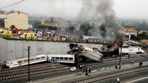 Momento del accidente del tren del Alvia en julio de 2013 - EFE