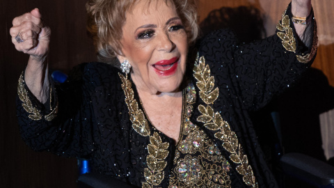 Fotografía de archivo de la actriz mexicana Silvia Pinal, durante un homenaje en el Palacio de Bellas Artes, en Ciudad de México (México). Fotografía de archivo de la actriz mexicana Silvia Pinal, durante un homenaje en el Palacio de Bellas Artes, en Ciudad de México (México).