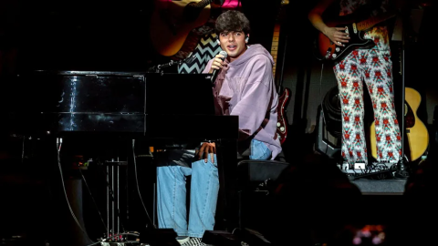 Íñigo Quintero, durante su debut en directo en el Concierto Cadena 100 Por Ellas. Foto: Europa Press Íñigo Quintero, durante su debut en directo en el Concierto Cadena 100 Por Ellas. Foto: Europa Press