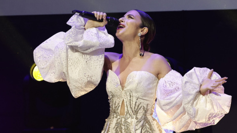 Blanca Paloma, la representante española en Eurovisión, actúa en el concierto de despedida previo a su viaje a Liverpool.- Sergio Pérez / EFE Blanca Paloma, la representante española en Eurovisión, actúa en el concierto de despedida previo a su viaje a Liverpool.- Sergio Pérez / EFE