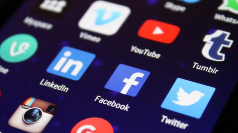 ¿Por qué tus redes sociales se llenan de anuncios extraños? Así decide el algoritmo tu publicidad personalizada - destacada Apps de redes sociales. (Fuente: Pexels)