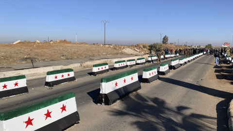 siriaue El paso fronterizo de Al Nasib entre Siria y Jordania, en la provincia de Daraa, principal punto de tránsito entre ambos países, permanece cerrado.