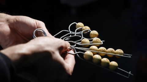 Bolas que se utilizan en el Sorteo Extraordinario de Lotería de Navidad. Bolas que se utilizan en el Sorteo Extraordinario de Lotería de Navidad.