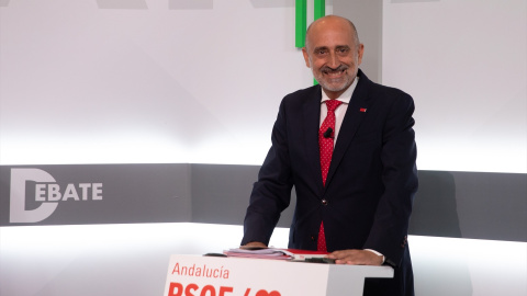 EuropaPress_3768409_luis_angel_hierro_debate_tres_candidatos_primarias_psoe_a_08_junio_2021 Luis Ángel Hierro, durante las primarias de 2021. ArchivoMaría José López / Europa Press08 JUNIO 2021;DEBATE;PSOE-A;SUSANA;DÍAZ;JUAN;ESPADA08/6/2021