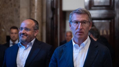 Alejandro Fernández y Albero Núñez Feijóo El líder del PP de Catalunya, Alejandro Fernández (i) y el líder del PP, Alberto Núñez Feijóo (d), en el Parlament de Catalunya, a 8 de julio de 2024, en Barcelona