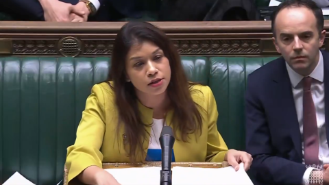 Imagen de Tulip Siddiq extraída de un vídeo de una intervención en el Parlamento Imagen de Tulip Siddiq extraída de un vídeo de una intervención en el Parlamento