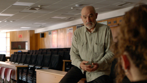 Imagen de Alejandro Ruiz-Huerta, abogado laboralista y superviviente de la matanza de Atocha durante el documental 'Siete días en mayo'.