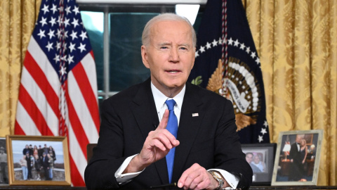 55b9aaae0d1ed790e08de505705e53a380925aa0 El presidente estadounidense, Joe Biden, pronuncia su discurso de despedida a la nación desde la Oficina Oval de la Casa Blanca en Washington, DC, a 15 de enero de 2025.