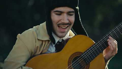 PILLA'T LA TEVA SAMARRETA PERSONALITZABLE AQUÍ!!!
https://stay-homas.myshopify.com



figaflawaaaaas amb els hoooooomaaaasss


si tot és un tabú
no serem mai ningú
la llum al fons del pou
brilla més que una espurna
i es reflexa la llum de la lluna
que és el sol que de lluny et saluda

soc feliç així
quin fart de patir
escrit a les onades
no penso en la tornada
només en el camí
deixar de fumar i
d’intentar agradar-li a gent que m’és igual
ho tinc pendent
però estic content
suposo que ningú pot estar sempre al 100%



pels fòssils dinosaures
dino tard se’m fan les tantes
bereno bereno
ja que estic bereno

estic regant les plantes
meteorits i tot pels aires
veneno veneno
la pressa és veneno



si tot és un tabú
no serem mai ningú
la llum al fons del pou
brilla més que una espurna
i es reflexa la llum de la lluna
que és el sol que de lluny et saluda



soc feliç així
quin fart de patir
escrit a les onades
no penso en la tornada
només en el camí

les coses importants passen
quan no estem dormits
tot i que els somnis són bonics
i quan ens anem fent grans
tots volem ser petits
tot i que els somnis són bonics