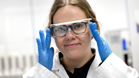 Belén es una joven con discapacidad intelectual que ha encontrado trabajo con Incorpora.