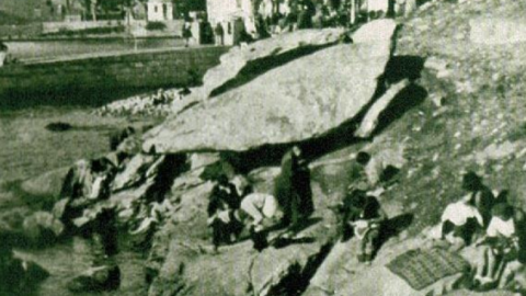 San Simón Reclusos a la orilla de la ría en el campo de concentración de San Simón.