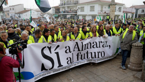 Manifestación contra el cierre de central nuclear de Almaraz Imagen de la cabecera de la concentración contra el cierre de la central nuclear de Almaraz, a 18 de enero de 2025