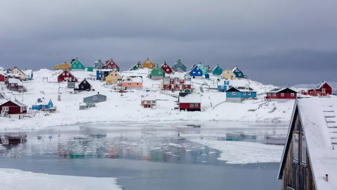 Imperio, dinero, cortesanos y bufones