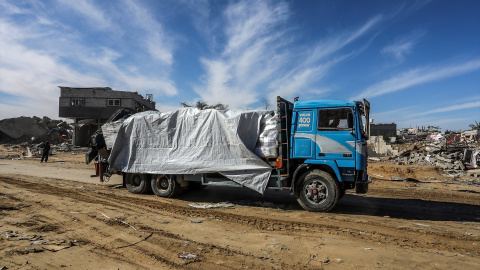 EuropaPress_6476971_25_january_2025_palestinian_territories_rafah_trucks_loaded_with Imagen de archivo de camiones cargados con ayuda humanitaria del Organismo de Obras Públicas y Socorro de las Naciones Unidas para los Refugiados de Palestina en el Cercano Oriente.