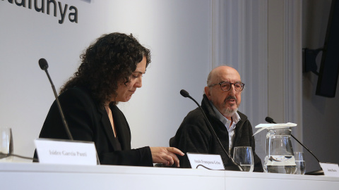 La directora d'Irídia, Anaïs Franquesa, i l'empresari Jaume Roures, en una roda de premsa al Col·legi de Periodistes. La directora d'Irídia, Anaïs Franquesa, i l'empresari Jaume Roures, en una roda de premsa al Col·legi de Periodistes.