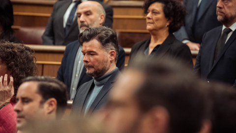 EuropaPress_6469600_portavoz_erc_congreso_gabriel_rufian_sesion_plenaria_extraordinaria El portavoz de ERC en el Congreso, Gabriel Rufián, durante una sesión plenaria extraordinaria, en el Congreso de los Diputados, a 22 de enero de 2025, en Madrid.