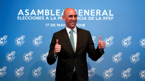 Luis Rubiales, tras ser elegido presidente de la RFEF, en mayo de 2018, en la Ciudad del Fútbol de Las Rozas (Madrid). Luis Rubiales, tras ser elegido presidente de la RFEF, en mayo de 2018, en la Ciudad del Fútbol de Las Rozas (Madrid).