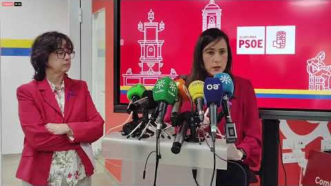 Mujeres denuncian acoso sexual del alcalde de Algeciras (PP): "Puso mi mano en su miembro". Varios testimonios señalan comportamientos machistas y de acoso sistemático por parte del político. Afirman que su historia es la de "muchas otras" que nunca hablarán por "miedo". José Ignacio Landaluce, también senador del PP, no se ha pronunciado al respecto.

Nuestro periodismo es posible gracias a nuestros suscriptores. Únete a la República de Público y defiende el periodismo valiente, feminista y de izquierdas: https://bit.ly/3REUOTN

Periodismo, investigación y compromiso para construir un mundo más igualitario.
¡Suscríbete ya a nuestro canal!: https://bit.ly/2U8nM0q
Visita: https://www.publico.es
Síguenos en Facebook: https://www.facebook.com/diario.publico/
Síguenos en Twitter: https://twitter.com/publico_es
Síguenos en Instagram: https://www.instagram.com/publico.es
Síguenos en TikTok: https://www.tiktok.com/@publico_es