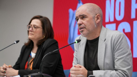 La secretaria de Mujeres, Igualdad y Condiciones de Trabajo de CCOO, Carolina Vidal, (i) y el secretario general, Unai Sordo (d), durante la presentación del informe. La secretaria de Mujeres, Igualdad y Condiciones de Trabajo de CCOO, Carolina Vidal, (i) y el secretario general, Unai Sordo (d), durante la presentación del informe.