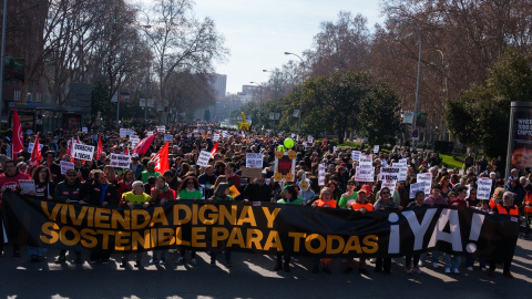 EuropaPress_6508789_cientos_personas_manifestacion_vivienda_digna_febrero_2025_madrid_espana Imagen de la manifestación por una vivienda digna, a 9 de febrero de 2025, en Madrid (España).