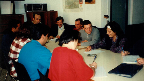 Personas en un centro para el tratamiento de adicciones. Personas en un centro para el tratamiento de adicciones.