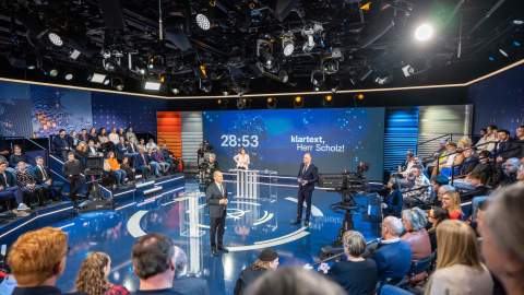 4c1a985e78a52ef25cc88392f48c84a8ed6cf604w Los candidatos a canciller del SPD, la CDU, los Verdes y la AfD responden a las preguntas de los ciudadanos durante el programa 'Klartext' de la cadena ZDF, en Berlín, el 13 de febrero de 2025.