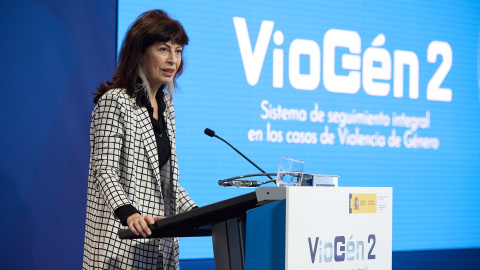 La ministra de Igualdad, Ana Redondo, presenta el nuevo modelo de respuesta policial a la violencia de género. La ministra de Igualdad, Ana Redondo, presenta el nuevo modelo de respuesta policial a la violencia de género.