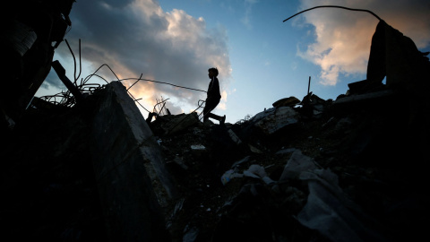 Edificios destruidos en Jabalia, al norte de Gaza. Mahmoud Issa (Reuters)