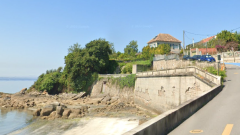 Imagen del chalé de Eva Cárdenas, pareja de Feijóo, con salida directa a la playa a través de terreno público en la playa de O Con, en Moaña (Pontevedra) Imagen del chalé de Eva Cárdenas, pareja de Feijóo, con salida directa a la playa a través de terreno público en la playa de O Con, en Moaña (Pontevedra)