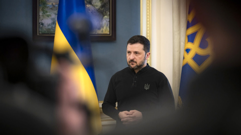 Una fotografía facilitada por el Servicio de Prensa Presidencial de Ucrania muestra al presidente ucraniano, Volodymyr Zelensky, celebrando una conferencia de prensa en Kiev, Ucrania, el 19 de febrero de 2025.
