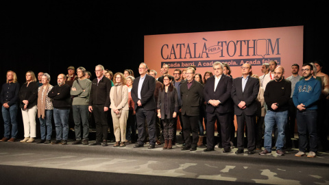 Representants de les entitats impulsores de la campanya 'Catala per a tothom. A cada barri, a cada escola, a cada feina' Representants de les entitats impulsores de la campanya 'Catala per a tothom. A cada barri, a cada escola, a cada feina'