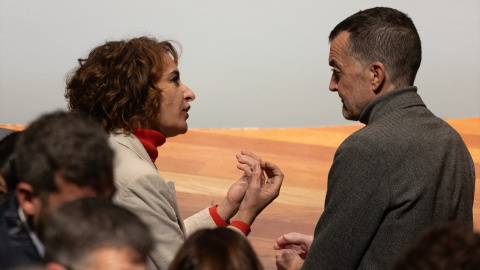 La vicepresidenta primera y ministra de Hacienda, María Jesús Montero, y el coordinador federal de IU, Antonio Maíllo, durante el acto 'España en Libertad'