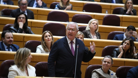 EuropaPress_6542315_senador_pp_francisco_javier_arenas_sesion_control_senado_25_febrero_2025 El senador del PP Francisco Javier Arenas, durante una sesión de control, en el Senado, a 25 de febrero de 2025, en Madrid.