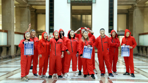Acció de protesta dels tècnics sanitaris i d'infermeria a l'interior de l'ICS en el marc de la negociació per aconseguir un acord per desconvocar la vaga Acció de protesta dels tècnics sanitaris i d'infermeria a l'interior de l'ICS en el marc de la negociació per aconseguir un acord per desconvocar la vaga