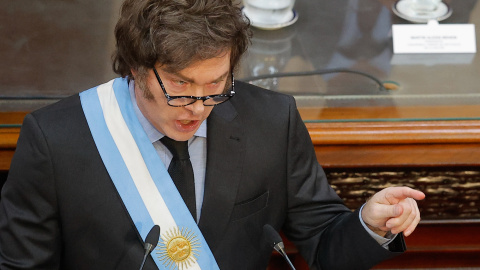 48660b591400993955a444dae3029d89dd396a8d El presidente de Argentina, Javier Milei, da un discurso frente a diputados y senadores este sábado, durante la apertura de la 143 asamblea legislativa en la Cámara de Diputados del Congreso de la Nación en Buenos Aires.