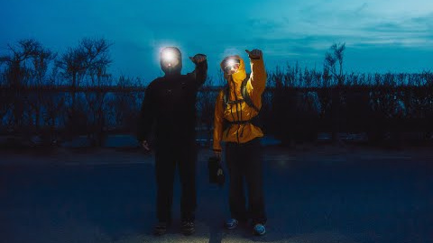 ☔️ UNA CANÇÓ PER TOTA LA VIDA ☔️ ☕️ NOU ÀLBUM ABRIL 2025 ☕️
☔️ A FORA PLOU JA DISPONIBLE A TOTES LES PLATAFORMES!

➡️Follow The Tyets:
Instagram: ​⁠https://www.instagram.com/thetyets/pr... 
Twitter: https://x.com/thetyets
Tik Tok:   / uc--8tyz2pm0nfhwxczqruqw   

Direcció i edició Cristina Tomàs
DoP: Joan Martinez
Actors:
Clara de Ramon 
Helena de Ramon
Marc Rius
Xavier Coca
Oriol de Ramon
Idea original: Cristina Tomas
Vestuari: Ayla Autumn
So directe: 114 Studio
Producció: Núria Pascual
Foto fixe: Xavi García
Asisten Producció: Meri Lane
Colorista: Luna Sáez
Producció cançó: St Woods, Santos & Fluren
Composició: Xavier Coca, Oriol de Ramon, Ignacio García
Mescla i màster: Aleix Iglesias
Disseny gràfic: Max Gener

Agraïments:
Bar GORI (Altafulla), Casa Nuri (Riumar) Nature Is Home, Nacho, Javi, Pablo, Dudi, Imma, JM, Berni, Casta, Yuma, Aleixos, Rick, Cale, Adri, Samper, Lourdes, Mingo, Meri Lane