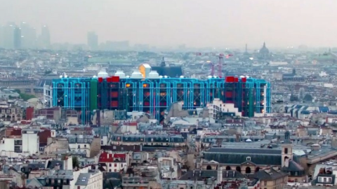 El Centro Pompidou de París. El Centro Pompidou de París.