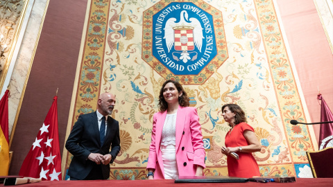 El rector de la Universidad Complutense de Madrid, Joaquín Goyache y  la presidenta de la Comunidad de Madrid, Isabel Díaz Ayuso.Diego Radamés / Europa Press27 JUNIO 2023;AYUSO;UNIVERSIDAD;RECTOR;UCM;UNIVERSIDAD COMPLUTENSE27/6/2023