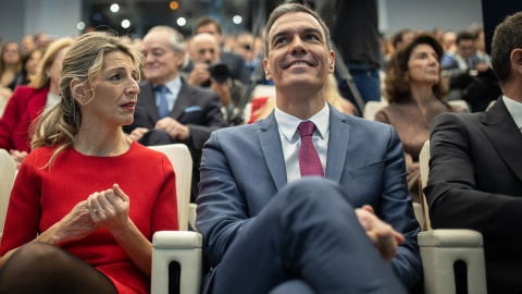 Díaz Sánchez Yolanda Díaz y Pedro Sánchez, durante la entrega de los 'XI Premios Cepyme 2024', el 5 de marzo de 2025.