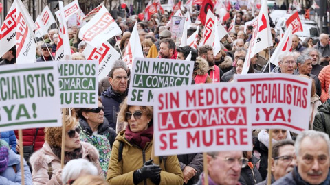Miles de personas se manifiestan en Castilla y León por la sanidad pública el 15 de marzo de 2025.