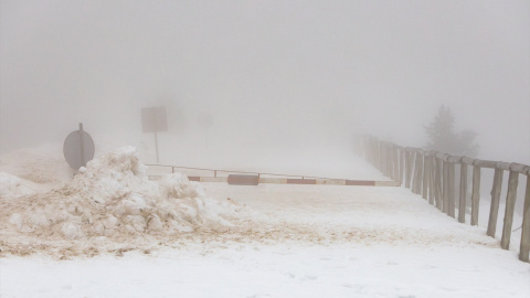 Varios centimetros de nieve en el parking de la estación de esquí de Valdelinares el 4 de marzo de 2025. Varios centimetros de nieve en el parking de la estación de esquí de Valdelinares el 4 de marzo de 2025.