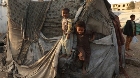 Desplazados yemeníes en un campo de refugiados en Saná, capital de Yemen.