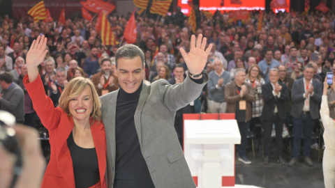 La secretaria general del PSOE de Aragón, ministra de Educación, Formación Profesional y Deportes y portavoz del Gobierno, Pilar Alegría, y el secretario general del PSOE y presidente del Gobierno, Pedro Sánchez, durante la clausura del 18º Congreso del P La secretaria general del PSOE de Aragón, ministra de Educación, Formación Profesional y Deportes y portavoz del Gobierno, Pilar Alegría, y el secretario general del PSOE y presidente del Gobierno, Pedro Sánchez, durante la clausura del 18º Congreso del PSOE de Aragón.